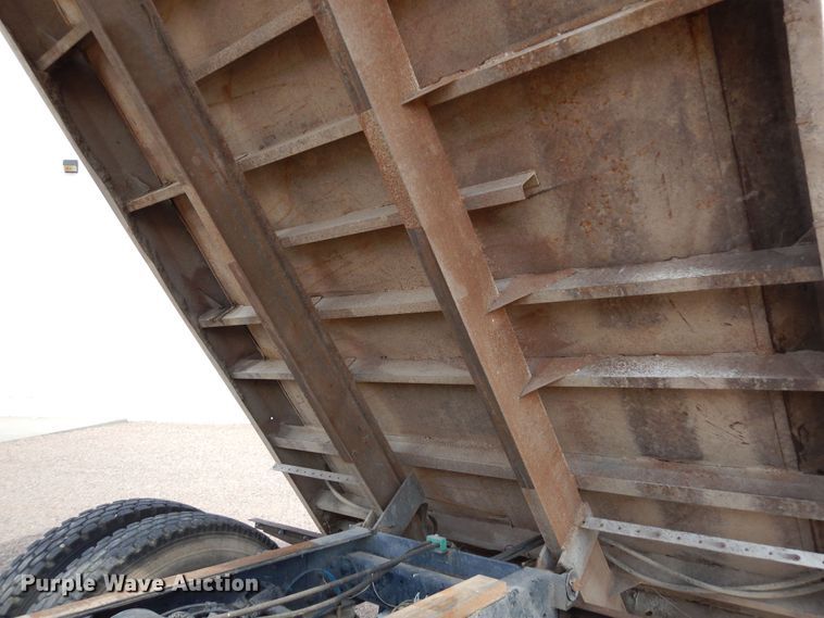 image for item DR1282 1999 Freightliner FLD  grain truck