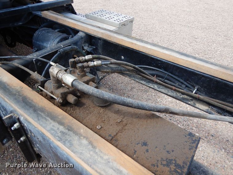 image for item DR1282 1999 Freightliner FLD  grain truck