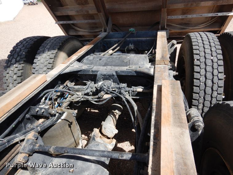 image for item DR1282 1999 Freightliner FLD  grain truck