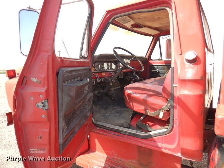 image for item DR1287 1975 Ford F750  grain truck