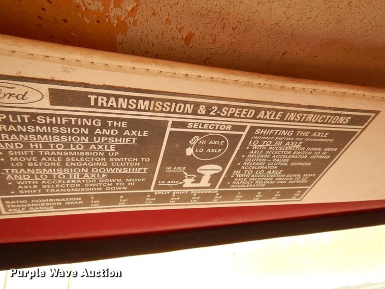 image for item DR1287 1975 Ford F750  grain truck