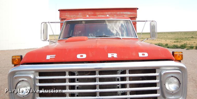 image for item DR1287 1975 Ford F750  grain truck