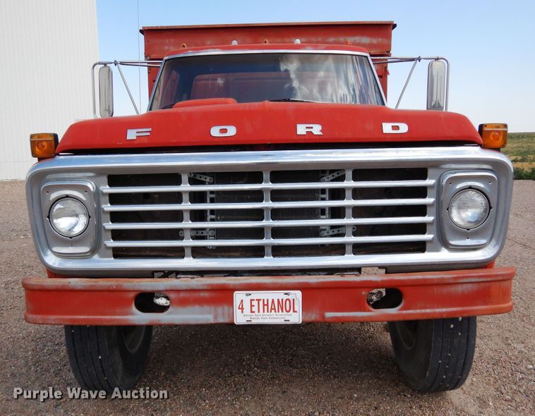 image for item DR1287 1975 Ford F750  grain truck