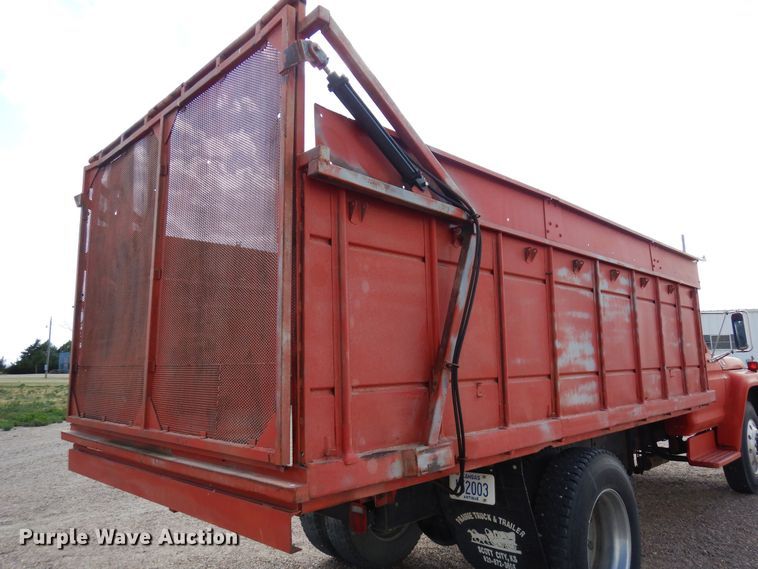 image for item DR1287 1975 Ford F750  grain truck