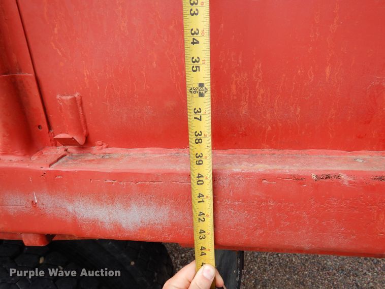 image for item DR1287 1975 Ford F750  grain truck