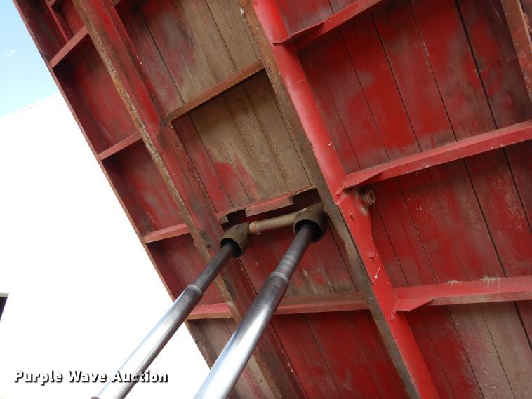 image for item DR1287 1975 Ford F750  grain truck