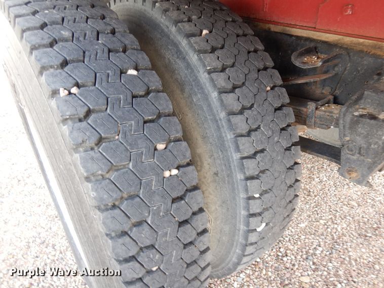 image for item DR1287 1975 Ford F750  grain truck