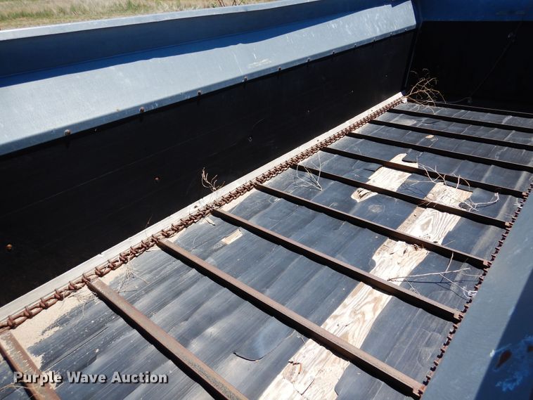 image for item DR1293 H&S 430  manure spreader