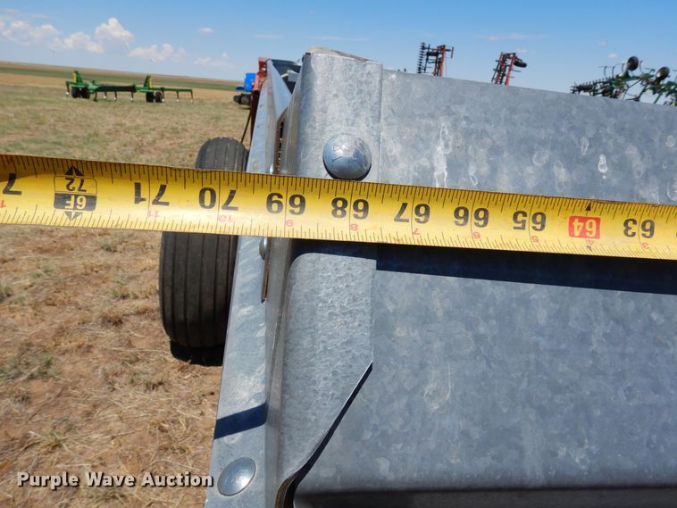 image for item DR1293 H&S 430  manure spreader