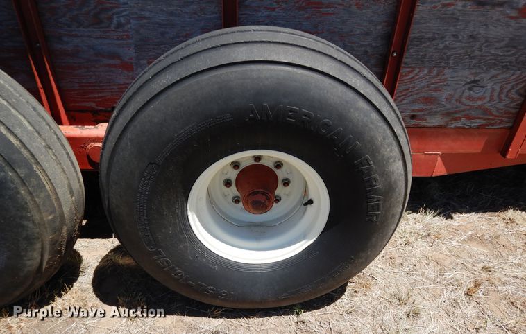 image for item DR1293 H&S 430  manure spreader