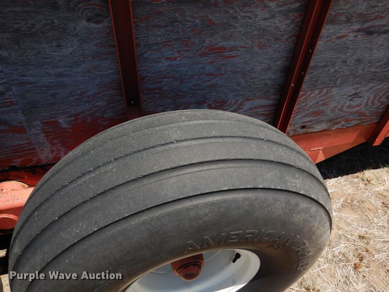 image for item DR1293 H&S 430  manure spreader