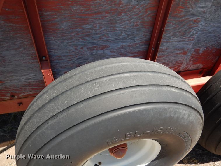 image for item DR1293 H&S 430  manure spreader