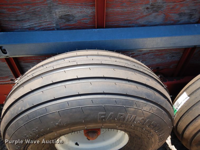 image for item DR1293 H&S 430  manure spreader