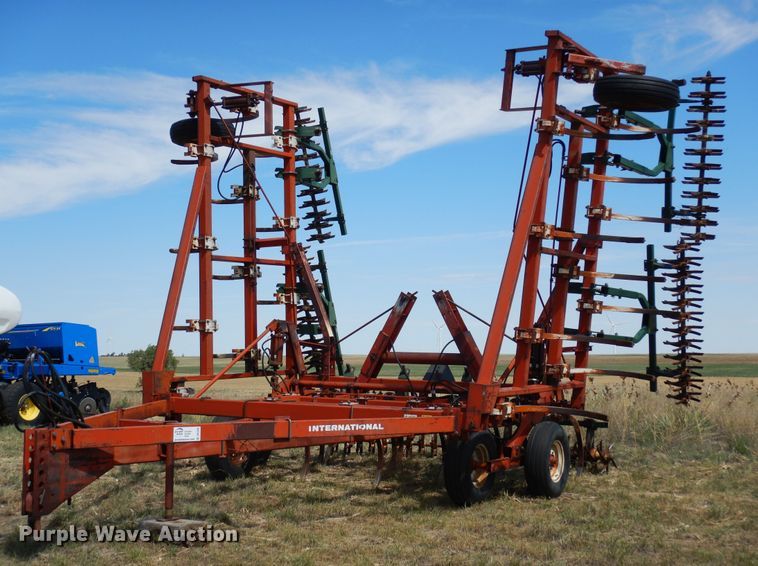 image for item DR1299 International  chisel