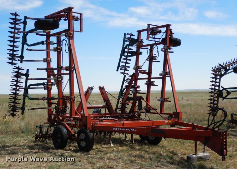 image for item DR1299 International  chisel