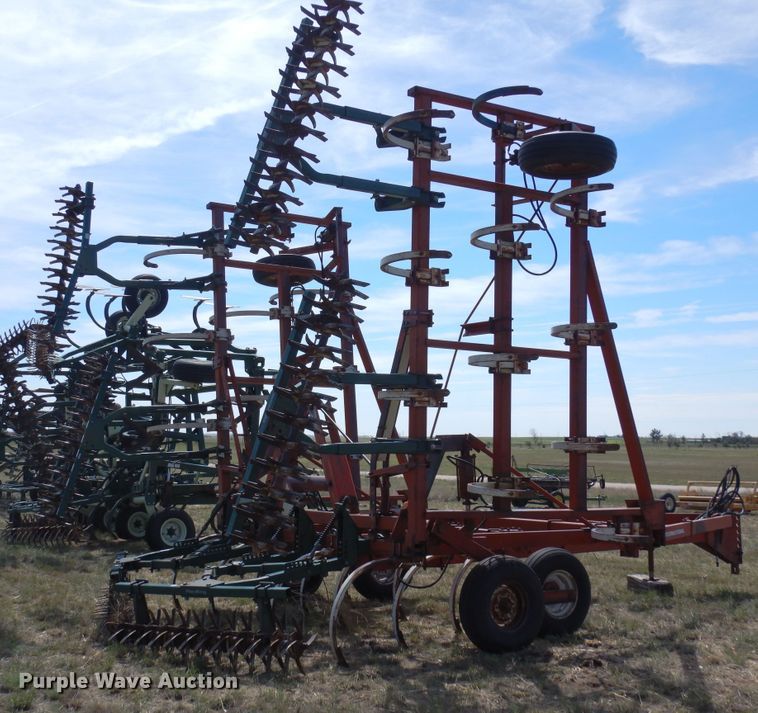 image for item DR1299 International  chisel