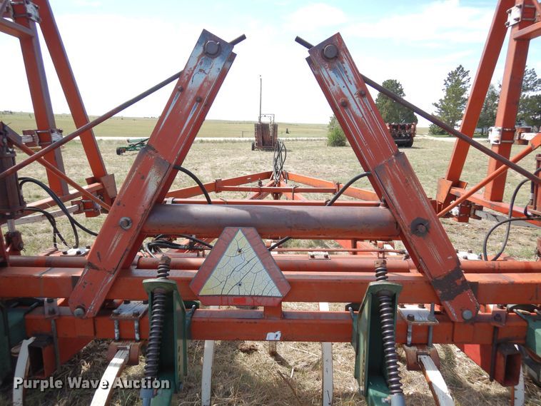 image for item DR1299 International  chisel