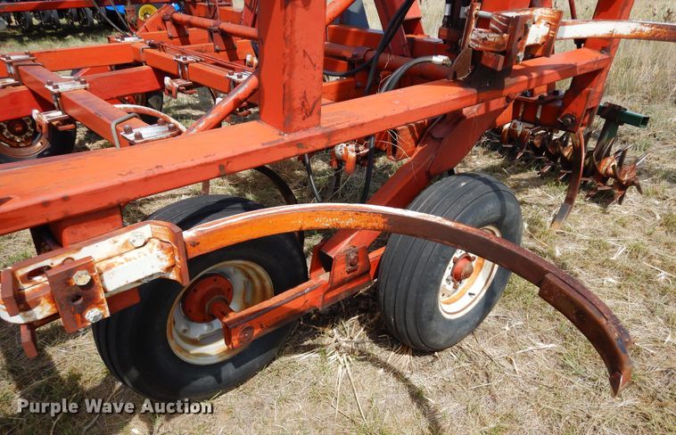 image for item DR1299 International  chisel