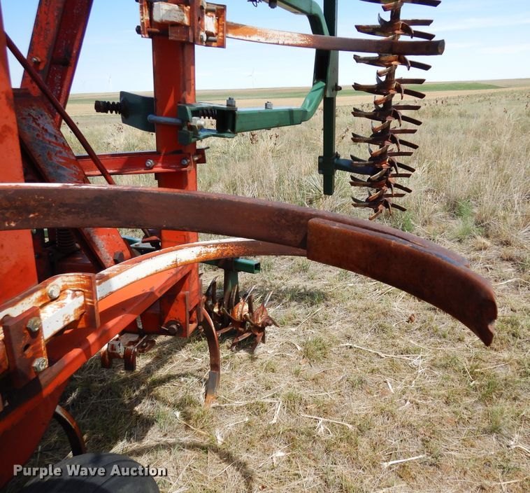 image for item DR1299 International  chisel