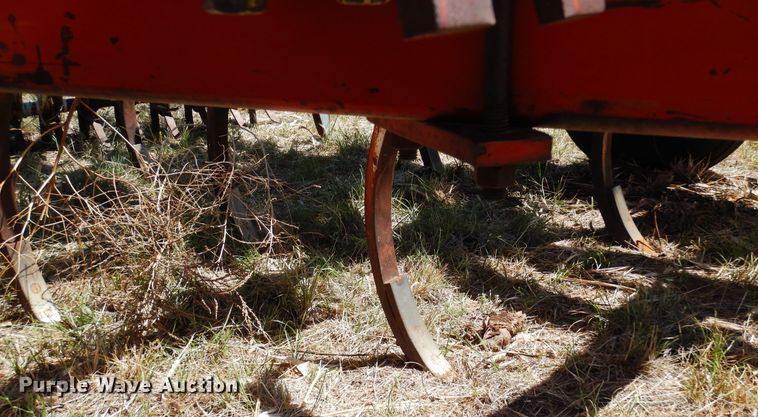 image for item DR1299 International  chisel