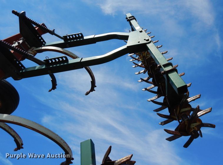 image for item DR1299 International  chisel