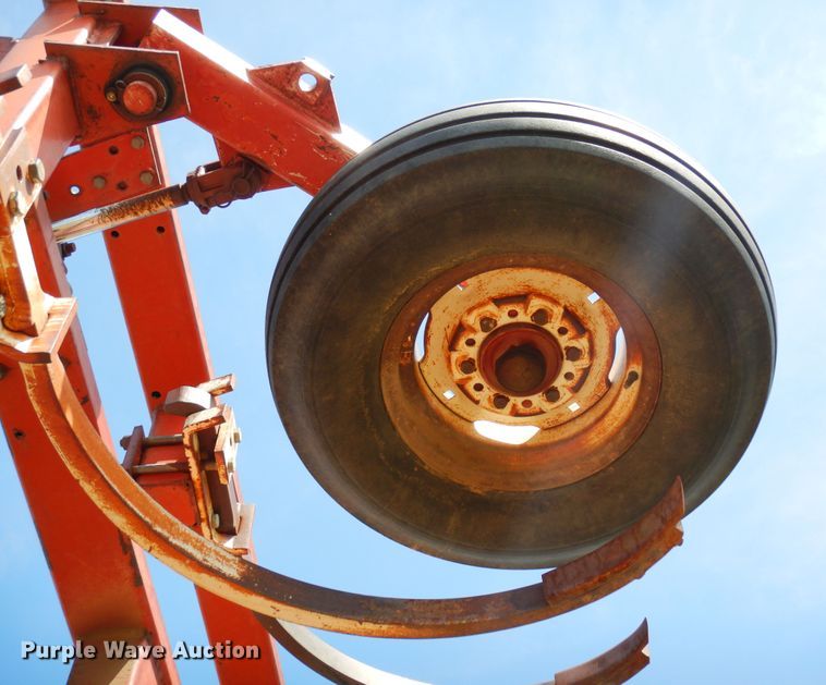 image for item DR1299 International  chisel