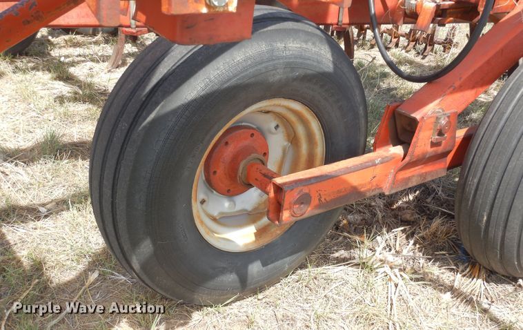 image for item DR1299 International  chisel