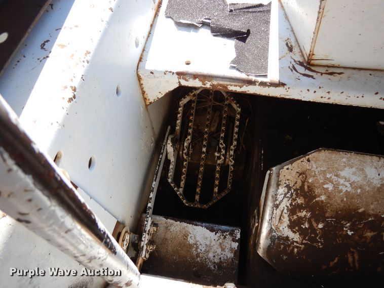 image for item DR1304 1981 Bobcat 743  skid steer loader