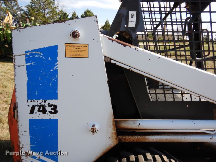 image for item DR1304 1981 Bobcat 743  skid steer loader