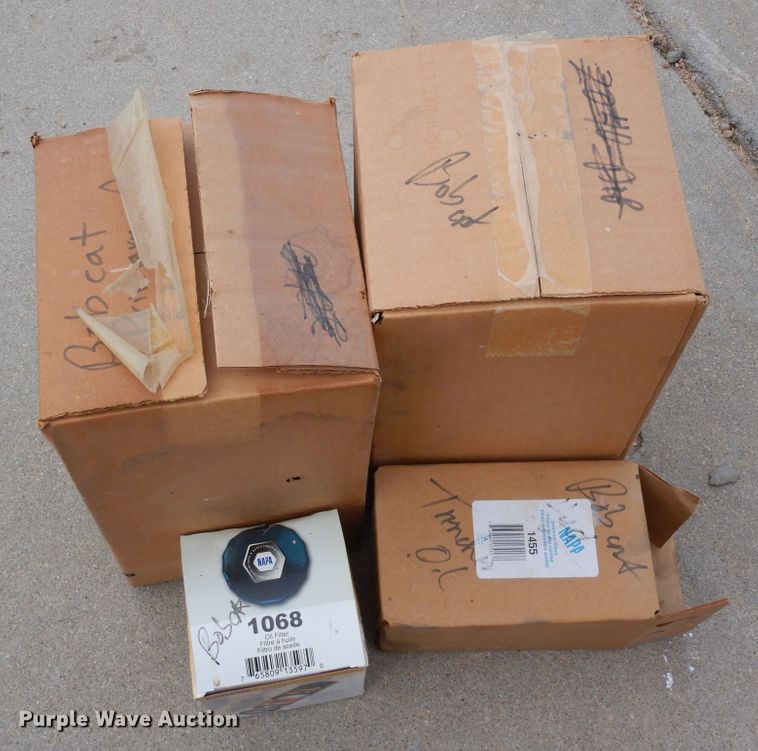 image for item DR1304 1981 Bobcat 743  skid steer loader