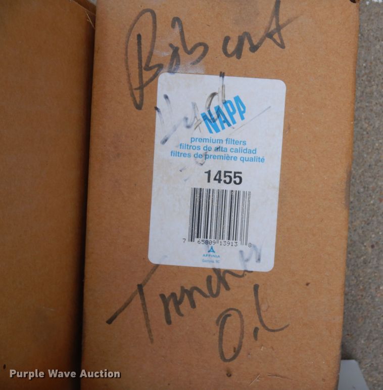 image for item DR1304 1981 Bobcat 743  skid steer loader