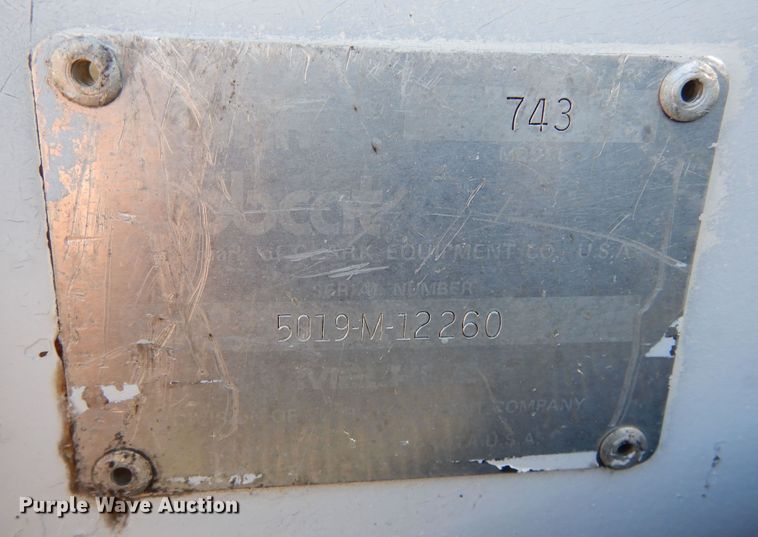 image for item DR1304 1981 Bobcat 743  skid steer loader