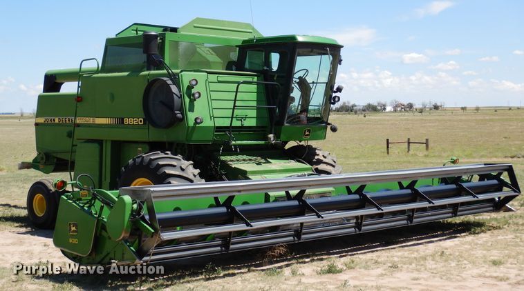 image for item DR1309 1987 John Deere 8820 Titan II  combine