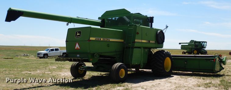 image for item DR1309 1987 John Deere 8820 Titan II  combine