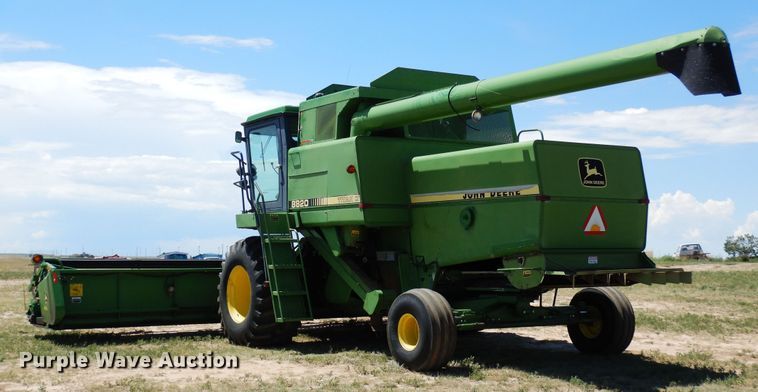 image for item DR1309 1987 John Deere 8820 Titan II  combine