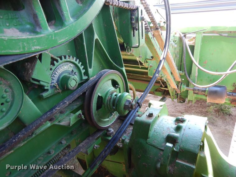 image for item DR1309 1987 John Deere 8820 Titan II  combine