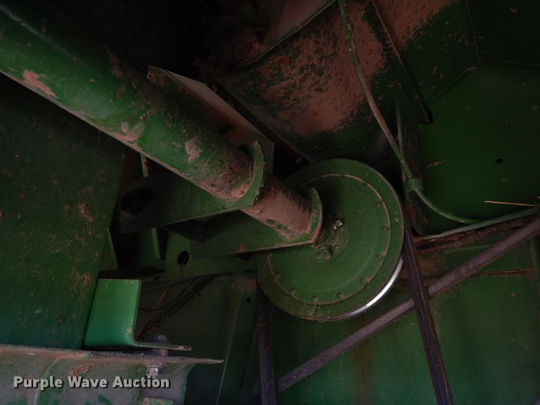 image for item DR1309 1987 John Deere 8820 Titan II  combine