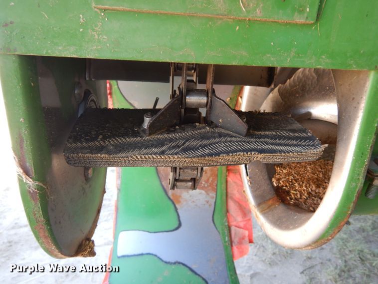 image for item DR1309 1987 John Deere 8820 Titan II  combine