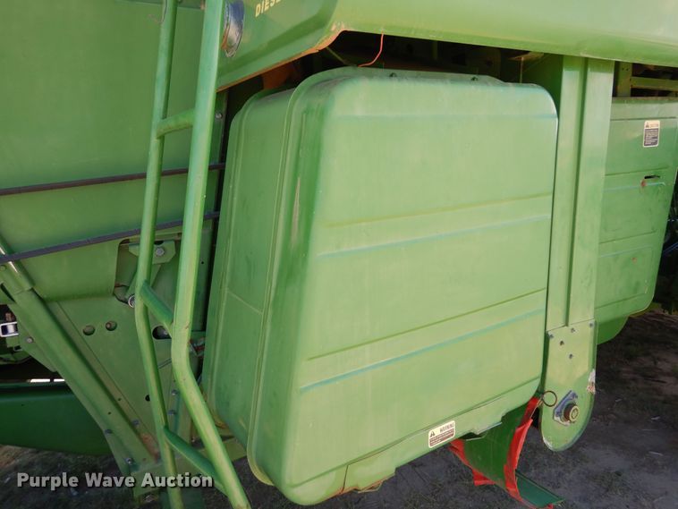 image for item DR1309 1987 John Deere 8820 Titan II  combine