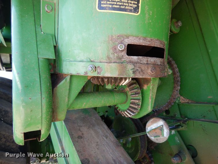 image for item DR1309 1987 John Deere 8820 Titan II  combine