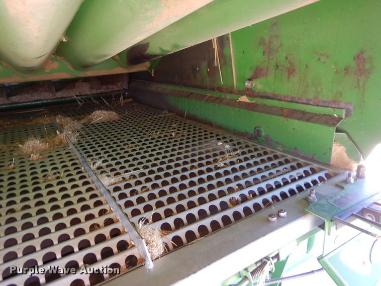 image for item DR1309 1987 John Deere 8820 Titan II  combine