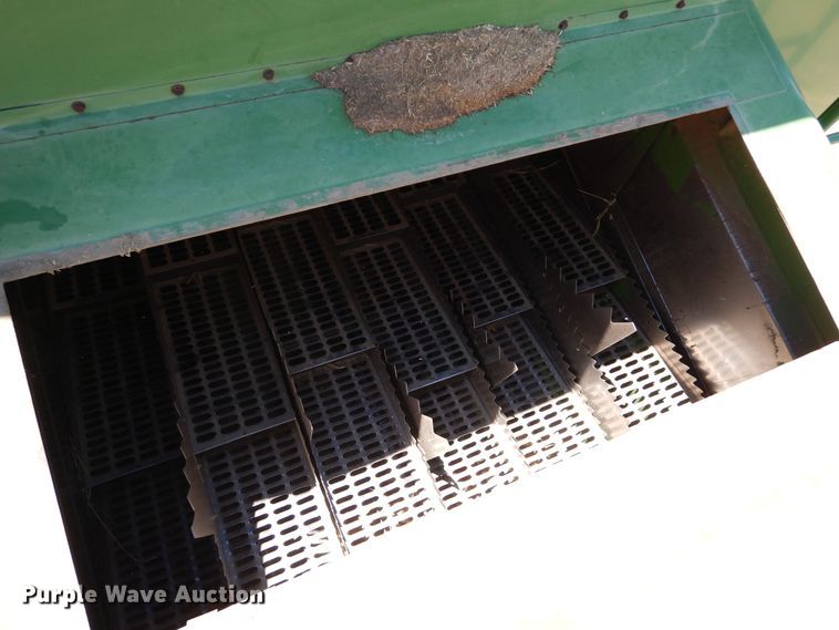 image for item DR1309 1987 John Deere 8820 Titan II  combine