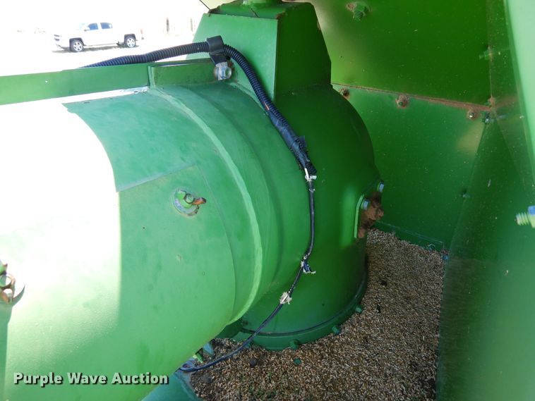 image for item DR1309 1987 John Deere 8820 Titan II  combine