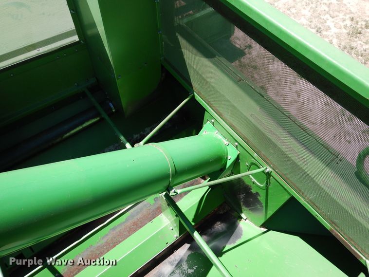 image for item DR1309 1987 John Deere 8820 Titan II  combine