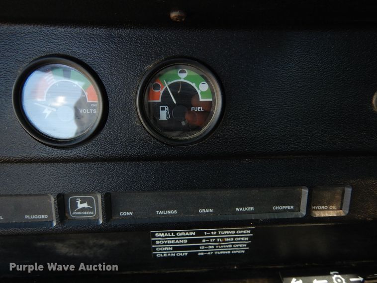 image for item DR1309 1987 John Deere 8820 Titan II  combine