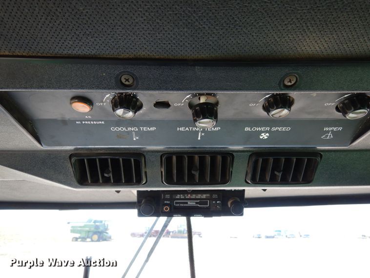 image for item DR1309 1987 John Deere 8820 Titan II  combine