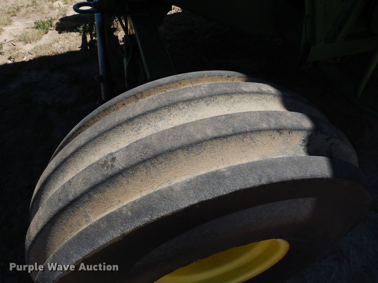 image for item DR1309 1987 John Deere 8820 Titan II  combine