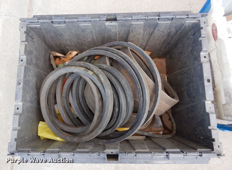 image for item DR1309 1987 John Deere 8820 Titan II  combine