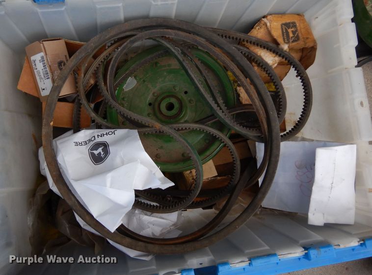 image for item DR1309 1987 John Deere 8820 Titan II  combine