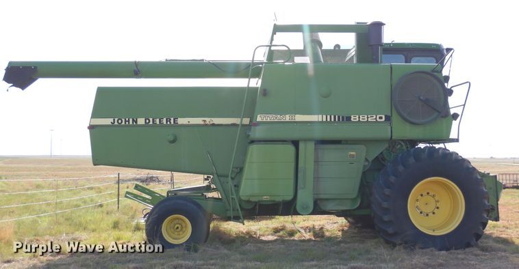 image for item DR1310 1985 John Deere 8820 Titan II  combine